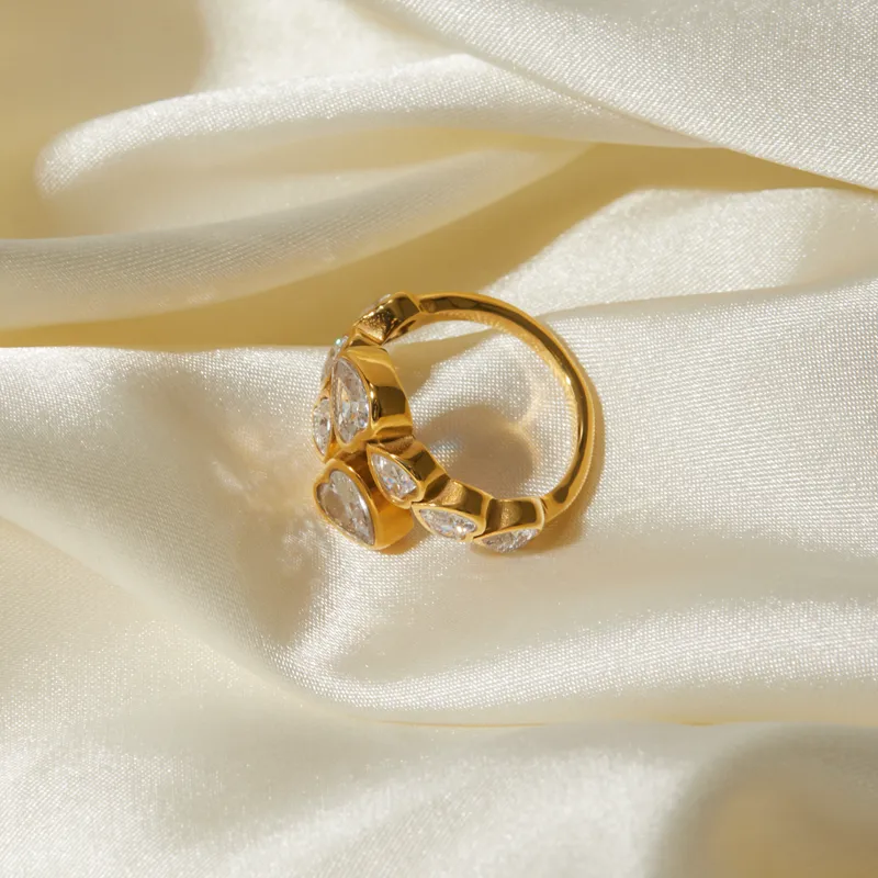 Amour Heart Crystal Ring - Image 4
