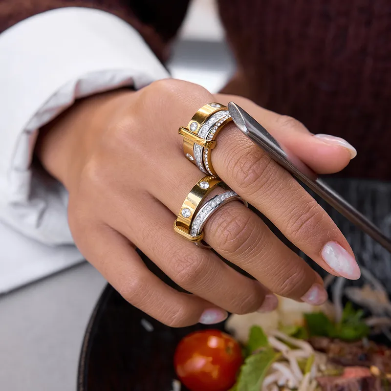 Noor-e-Zar Triple Luxe Ring - Image 3
